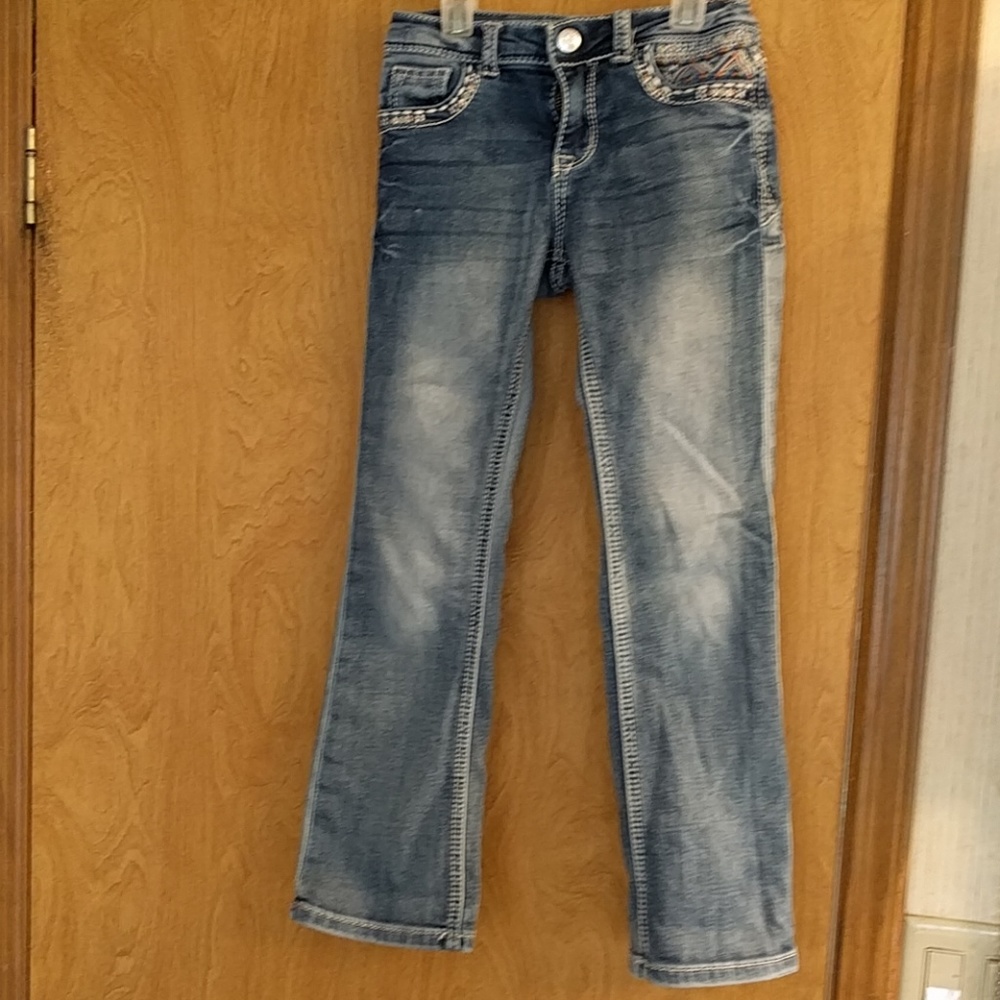 Girls Grace in LA jeans